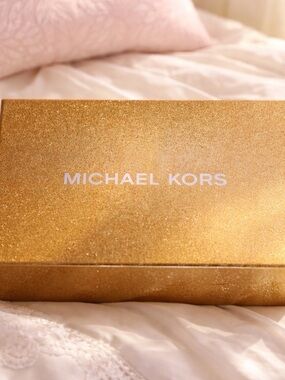 NIB Michael Kors Pale Gold Jet Set Travel Belt Bag/ Clutch L/XL